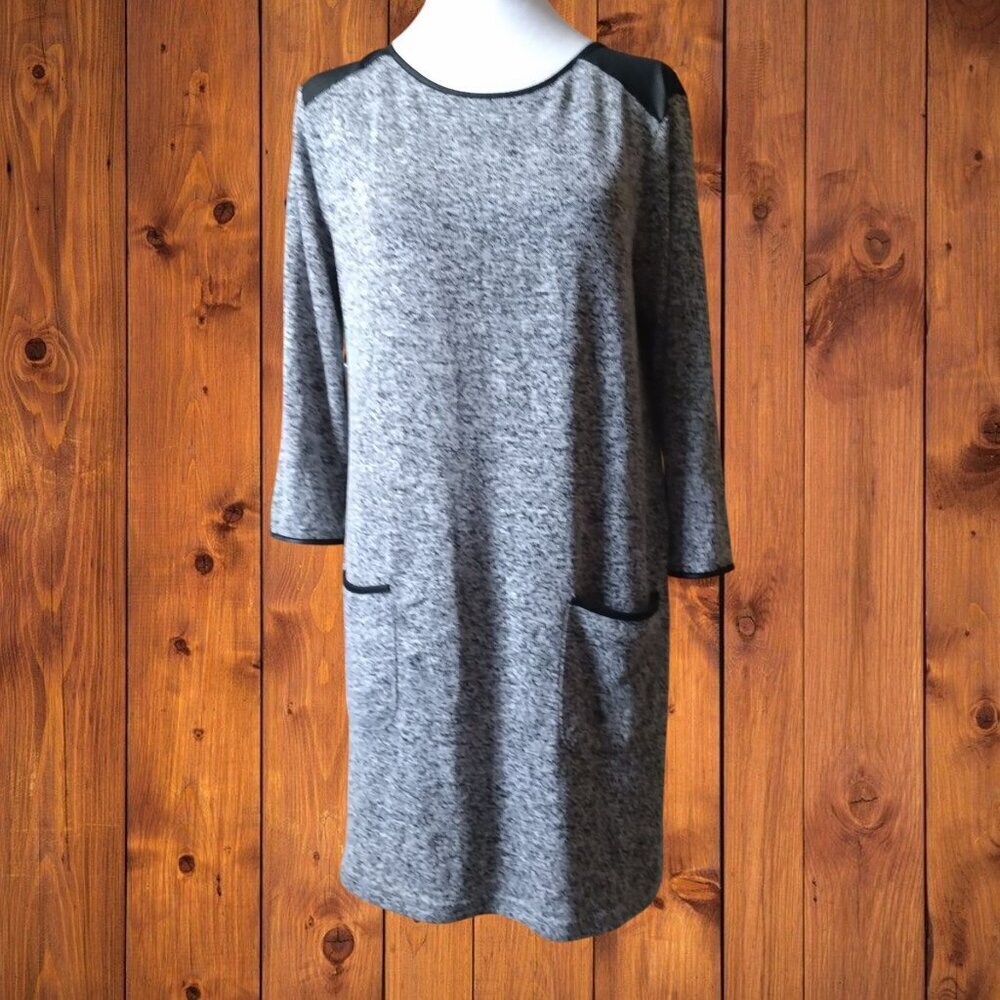 Quinn Gray 3/4 Sleeve Dress Pullover Pockets Black Trim Casual Size Medium